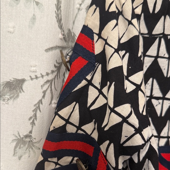 Kewangen Geometric Patterned Jacket - Picture 8 of 10